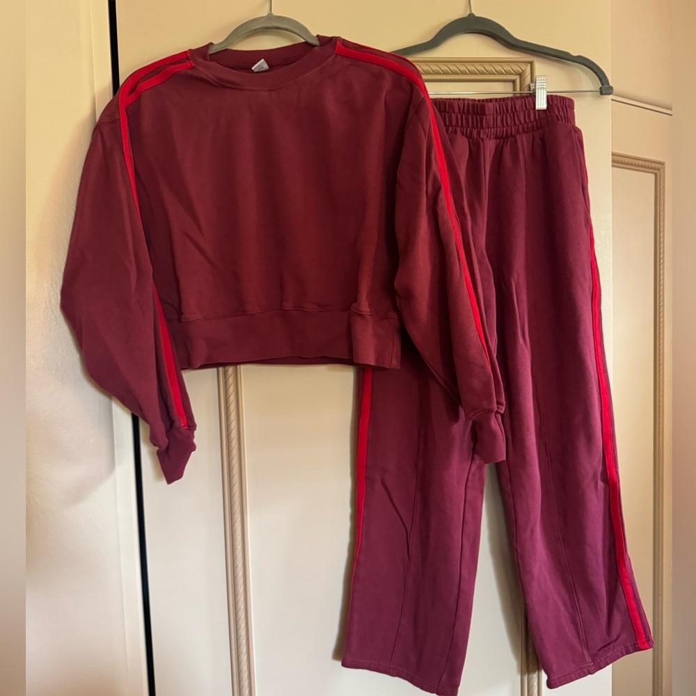 Old Navy Women's Maroon Sweatshirt with Red Stripes and matching pants